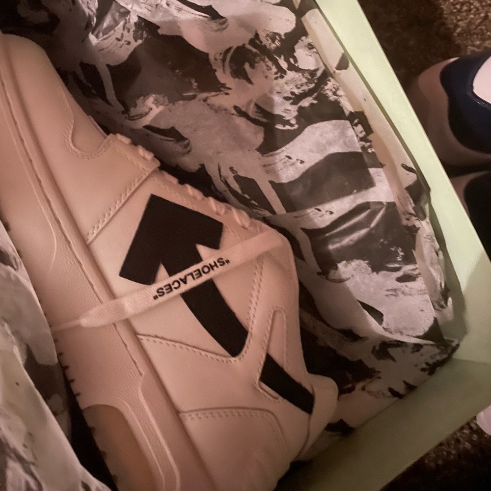 Off White Out Of Office Brand New Sneaker